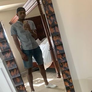 Meet your Posher, Nakia